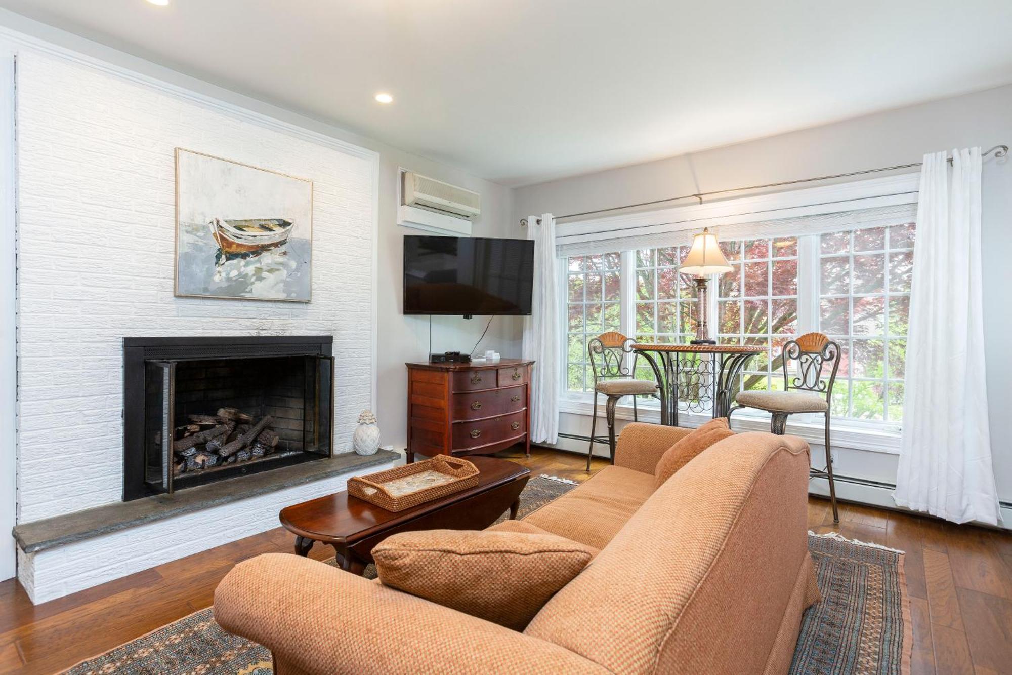 The Villa Bed And Breakfast Westerly Bagian luar foto