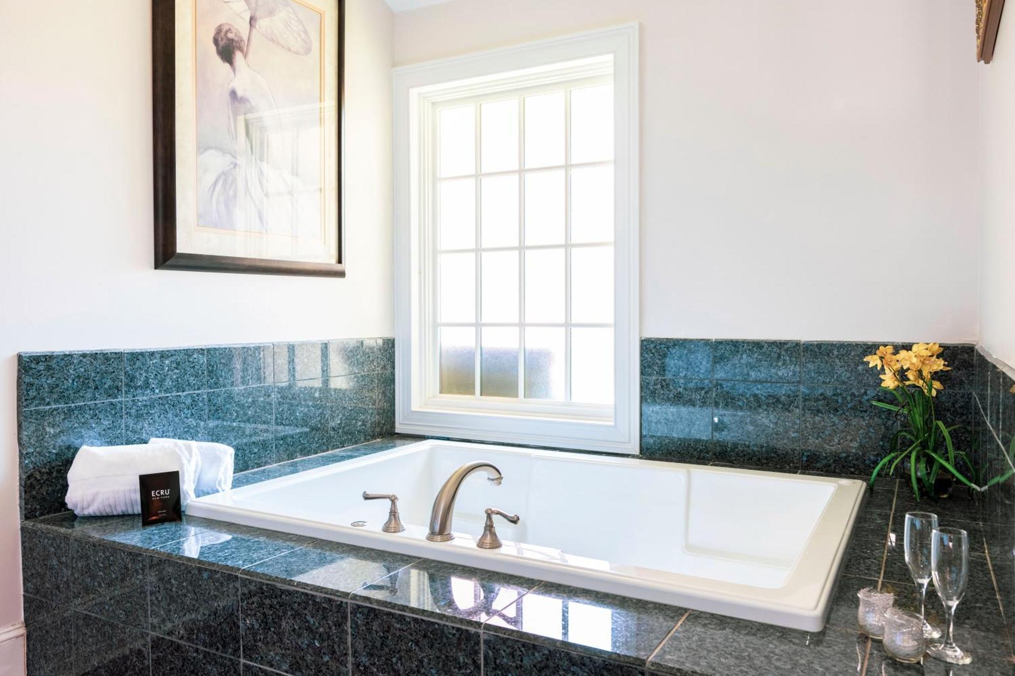 The Villa Bed And Breakfast Westerly Bagian luar foto