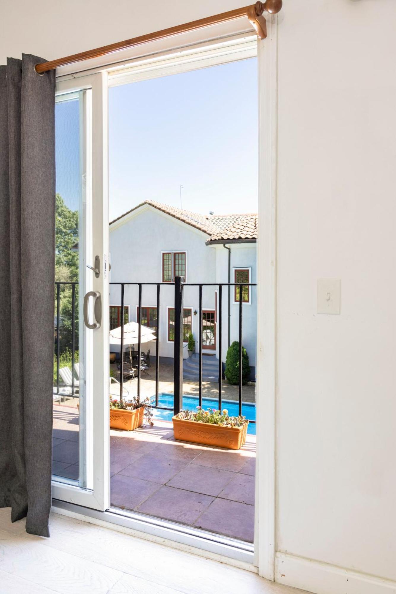 The Villa Bed And Breakfast Westerly Bagian luar foto