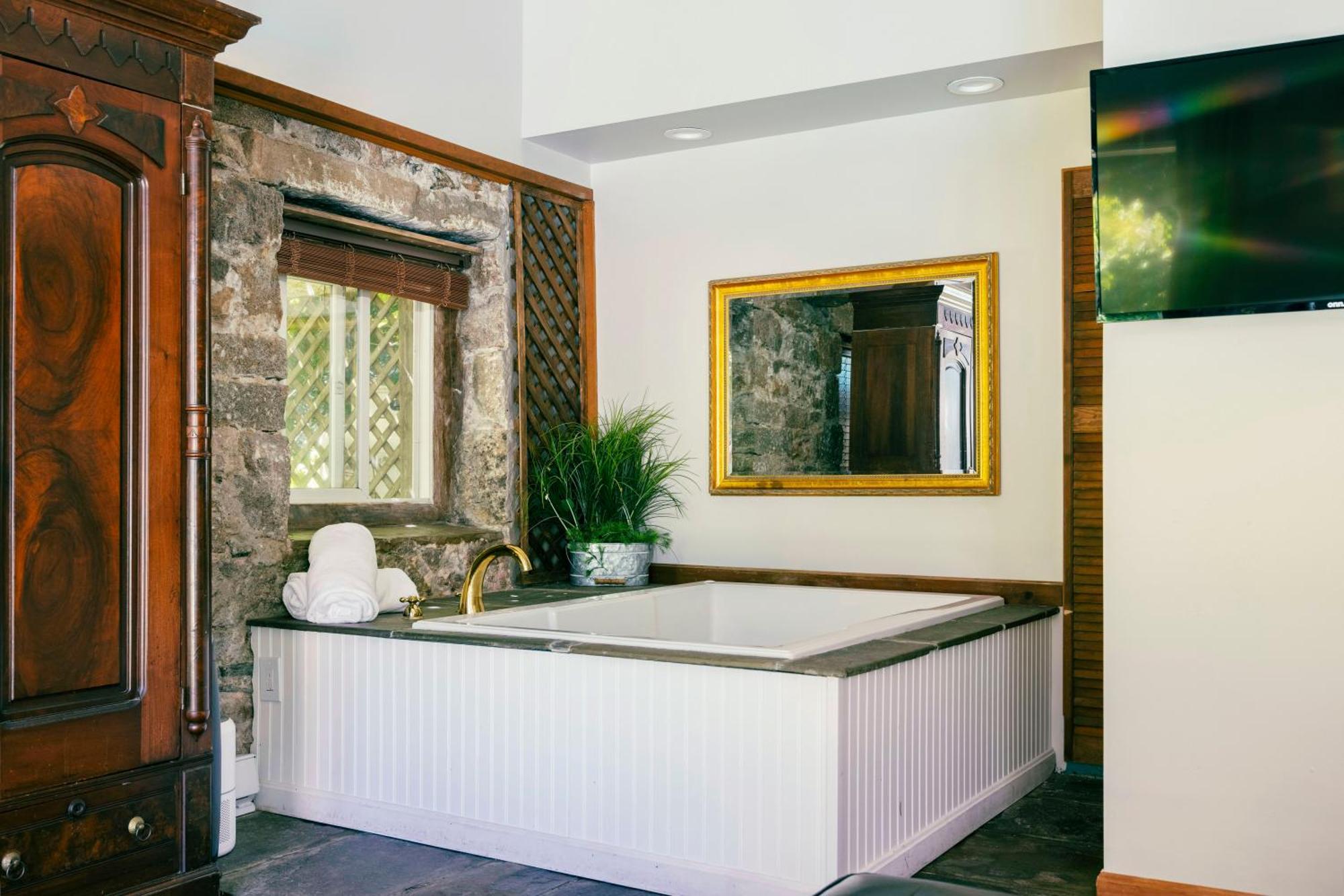 The Villa Bed And Breakfast Westerly Bagian luar foto