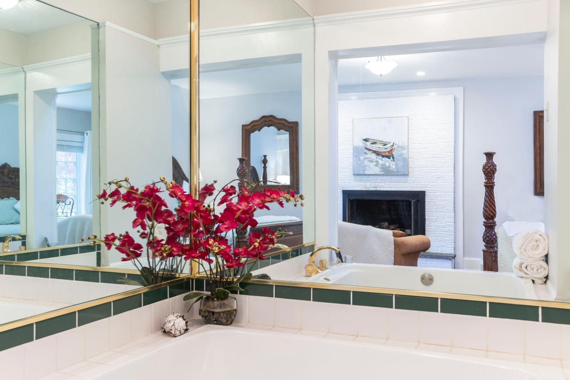 The Villa Bed And Breakfast Westerly Bagian luar foto